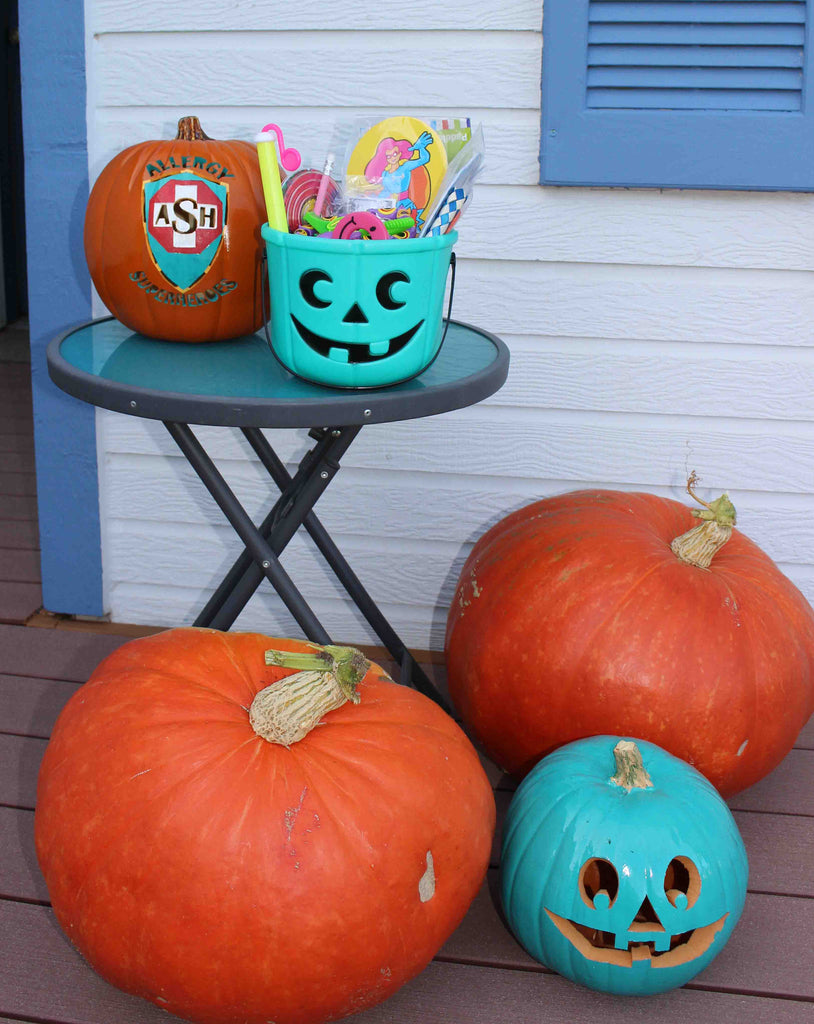 Teal Pumpkin Candy Bucket by food Allergy Superheroes