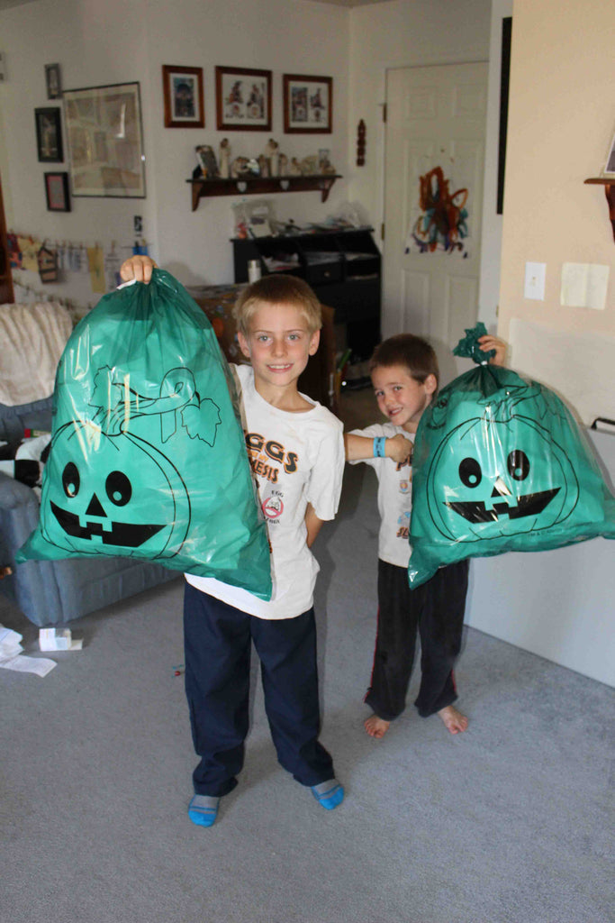Teal Pumpkin Leaf Bags by food Allergy Superheroes.
